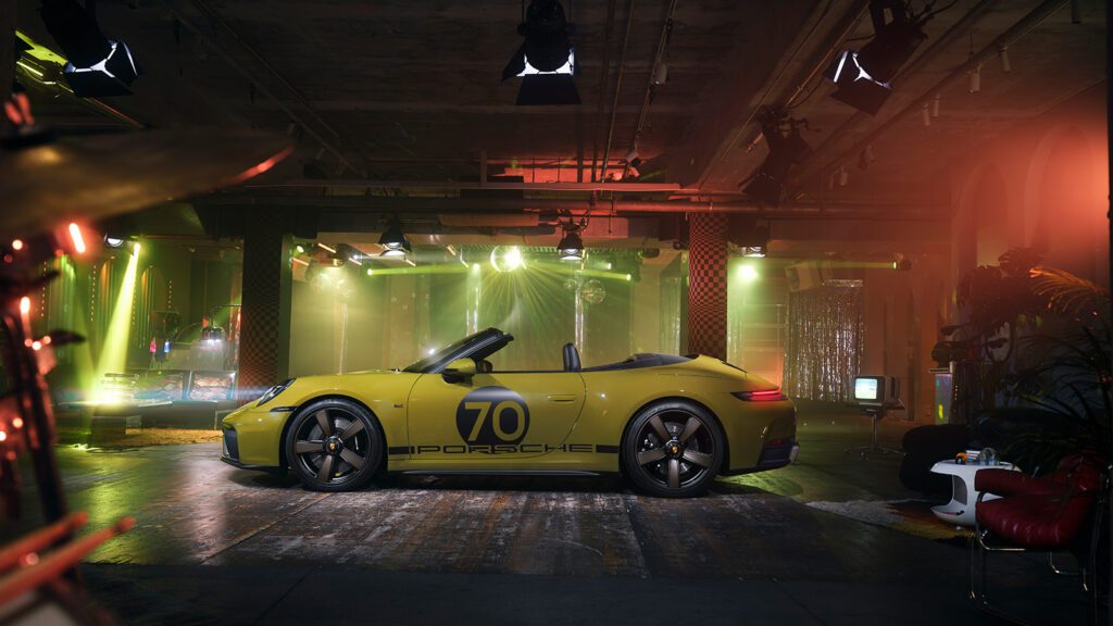 Porsche 911 Spirit 70 GTS T-Hybrid Cabriolet Heritage Design 541 pk (2025)