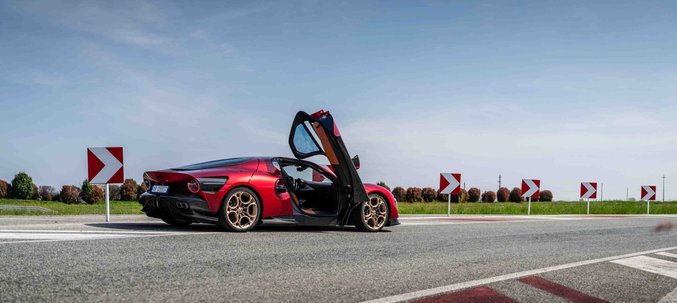 Exclusieve test Alfa Romeo 33 Stradale: Pure ambacht, passie en emotie