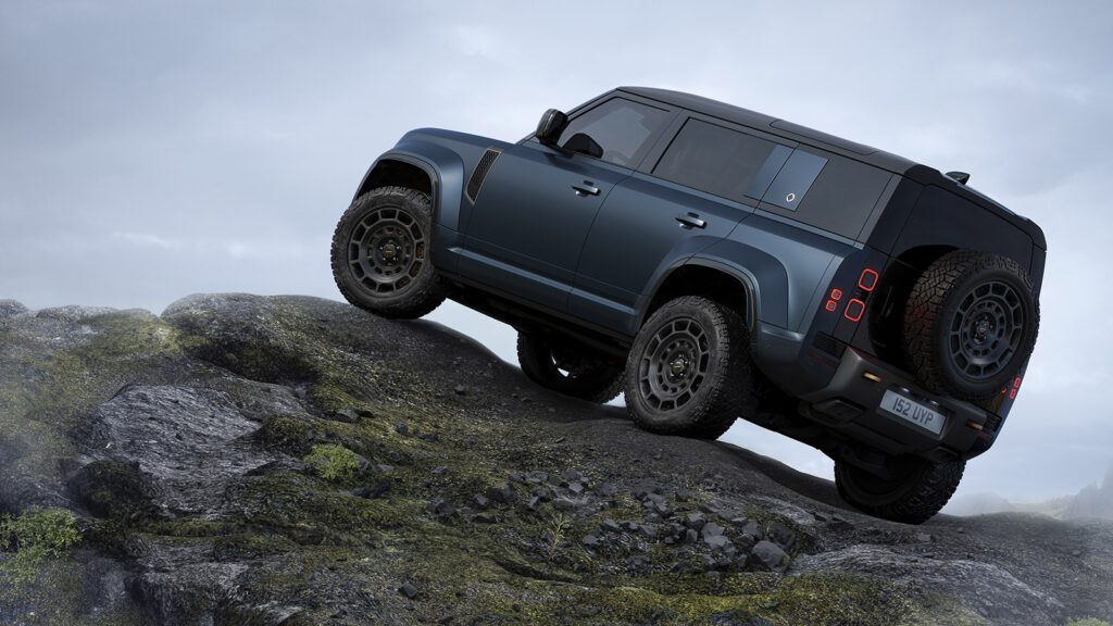 Land Rover Defender update SUV offroader MY26 (2025)