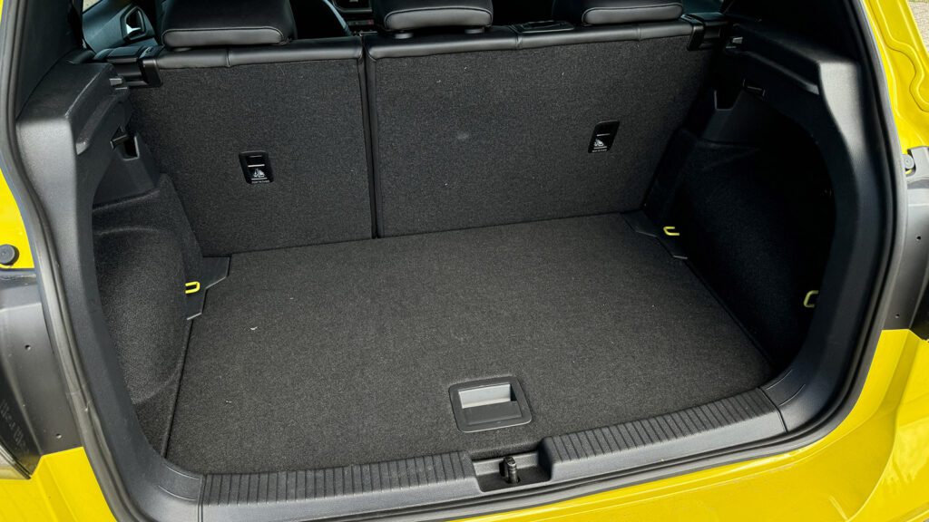 Test VW Volkswagen T-Cross 1.0 TSI 116 pk DSG R-Line facelift update MY24 (2025)