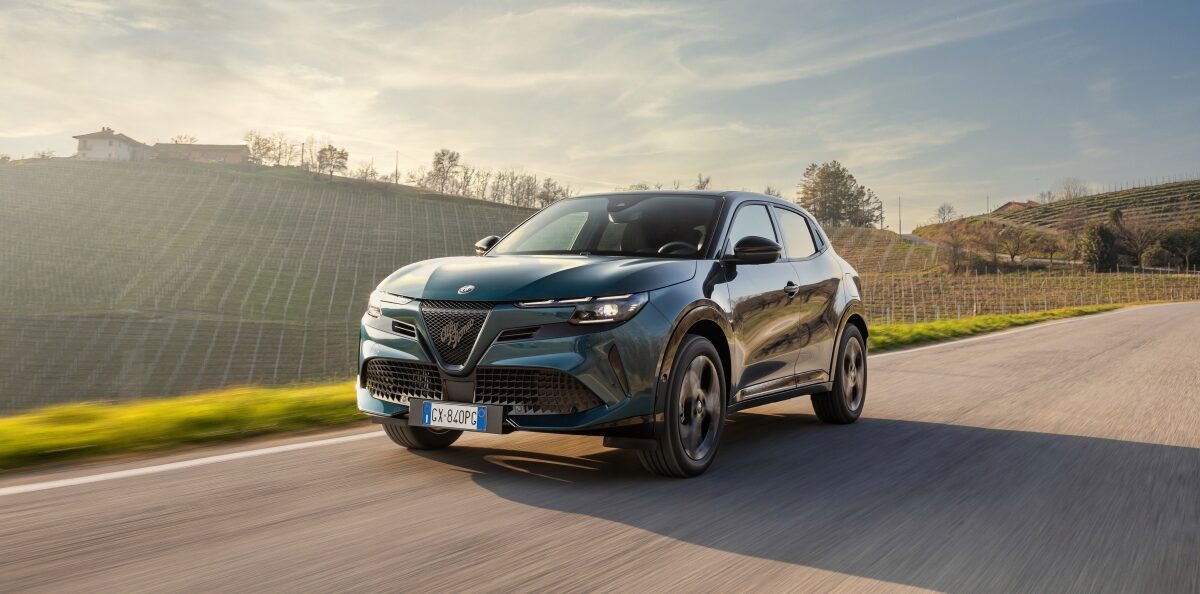 Test Alfa Romeo Junior Elettrica: Een omweg waard