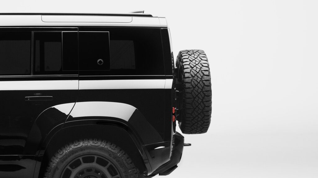 Land Rover Defender OCTA Black zwart 635 pk V8 SUV (2025)