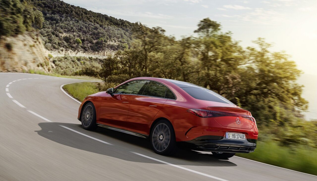 Mercedes CLA krijgt goedkopere basisversie en duikt onder de 50.000 euro