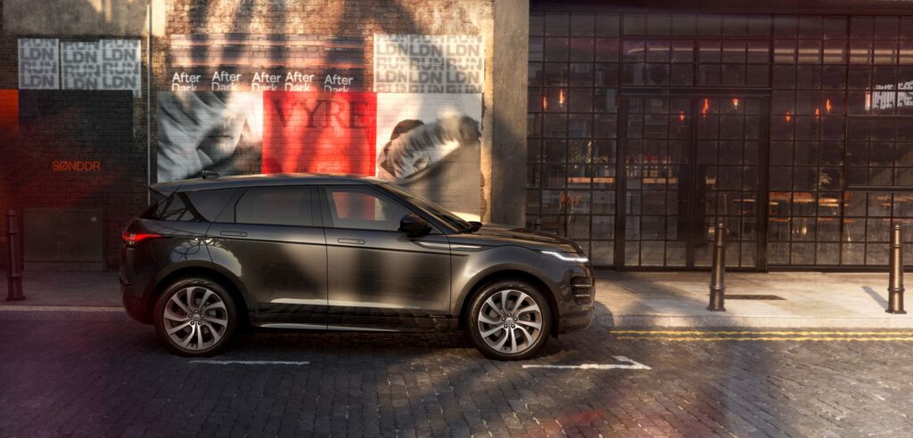 Range Rover neemt je (een beetje) mee naar de chiquere wijken in Londen met hun speciale series