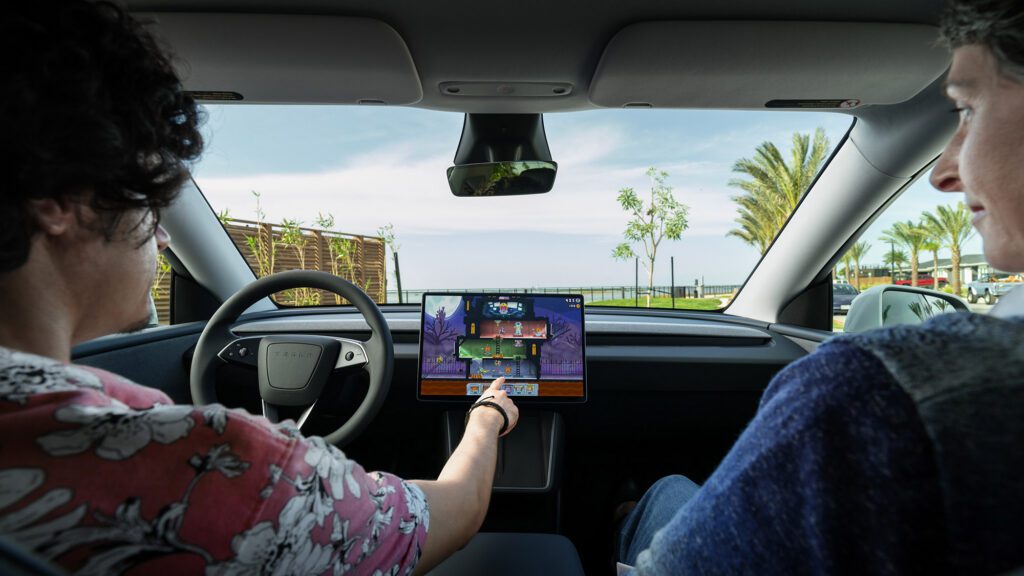 Tesla Model Y Standard Long Range Achterwielaandrijving RWD EV SUV (2026)