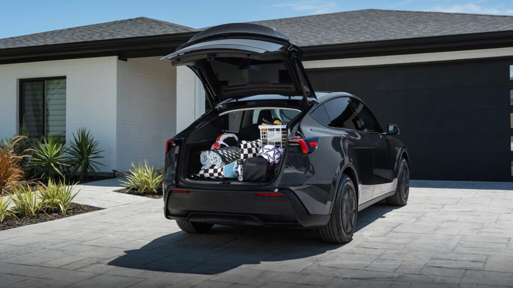 Tesla Model Y Standard Long Range Achterwielaandrijving RWD EV SUV (2026)