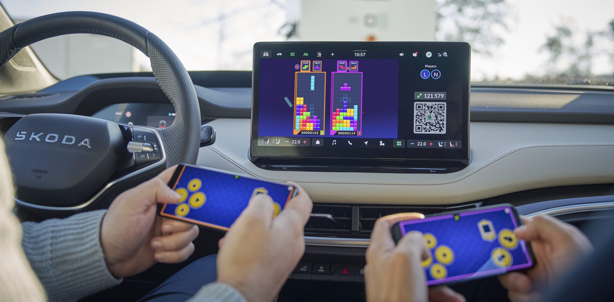 Skoda: Enyaq en Elroq hebben nu ook spelletjes, streaming en Spotify
