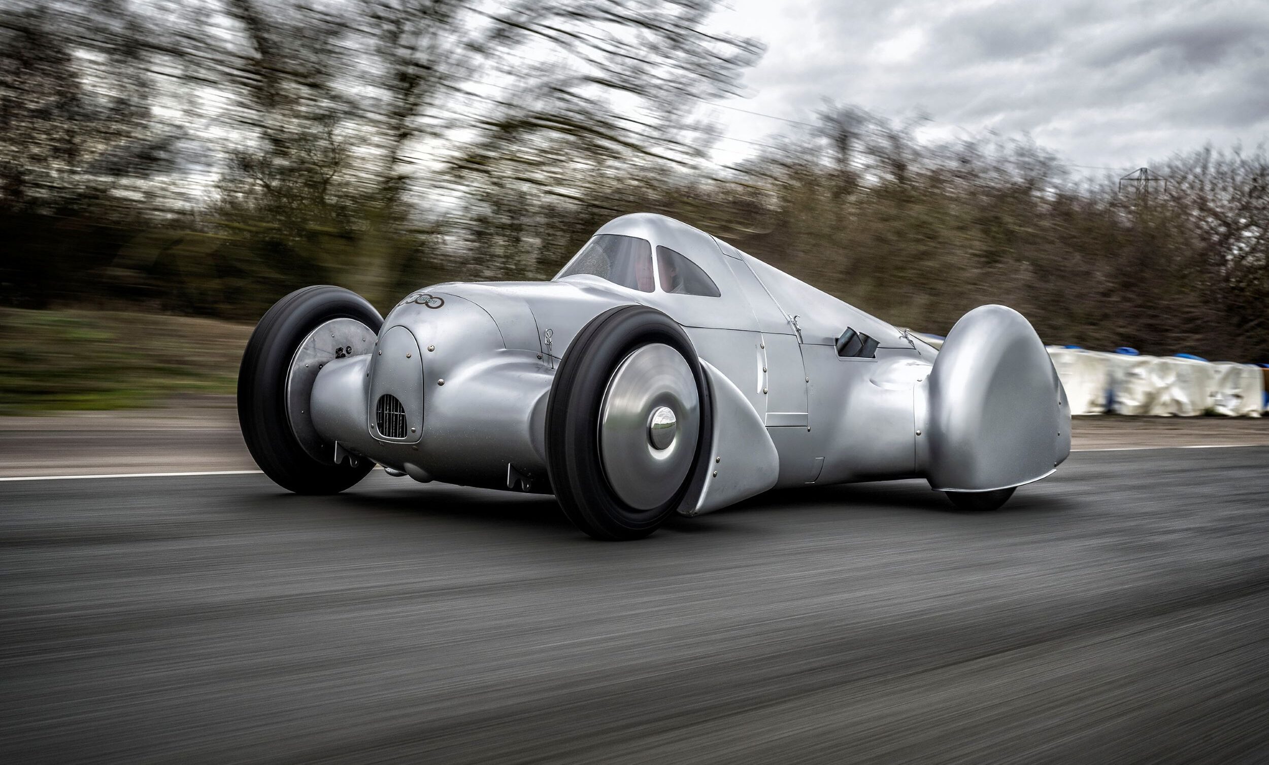 Audi Tradition brengt de in zijn tijd waanzinnig snelle Auto Union Rennlimousine terug