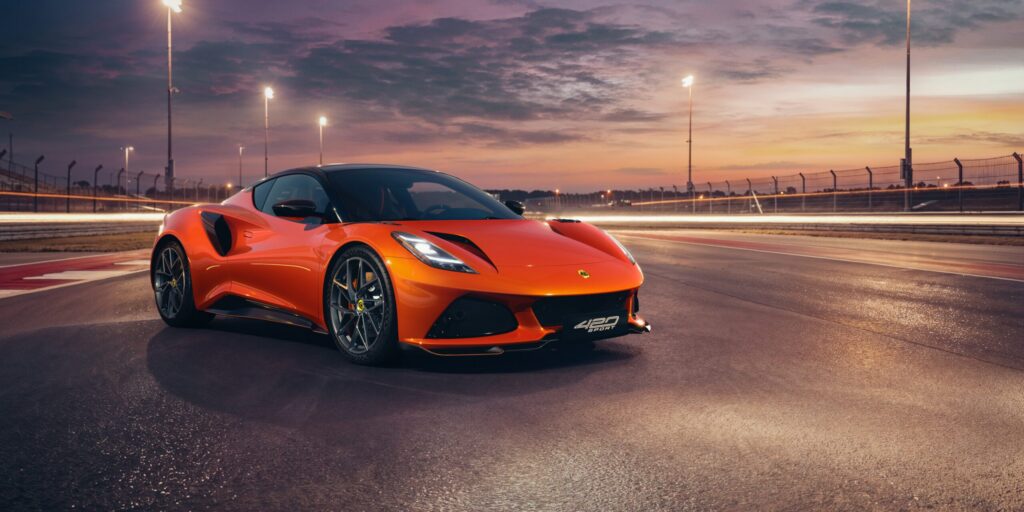 Lotus Emira 420 Sport: 300 km/u met de haren in de wind