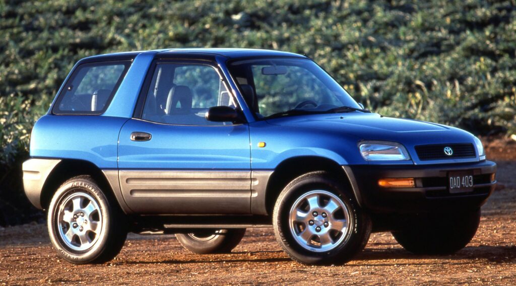 Waarom de Toyota RAV4 echt wel een van de allerbelangrijkste auto’s uit de hele geschiedenis is