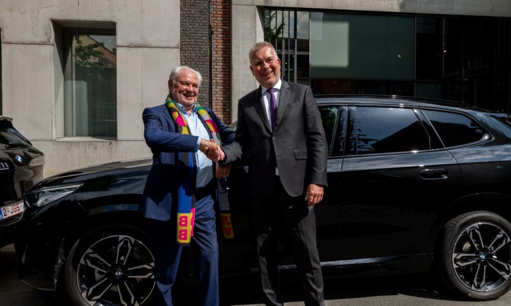 Grootste Belgische fleetdeal ooit gaat tussen BMW/Mini en Katoen Natie: maar liefst 1.000 elektrische auto’s tegen eind 2027