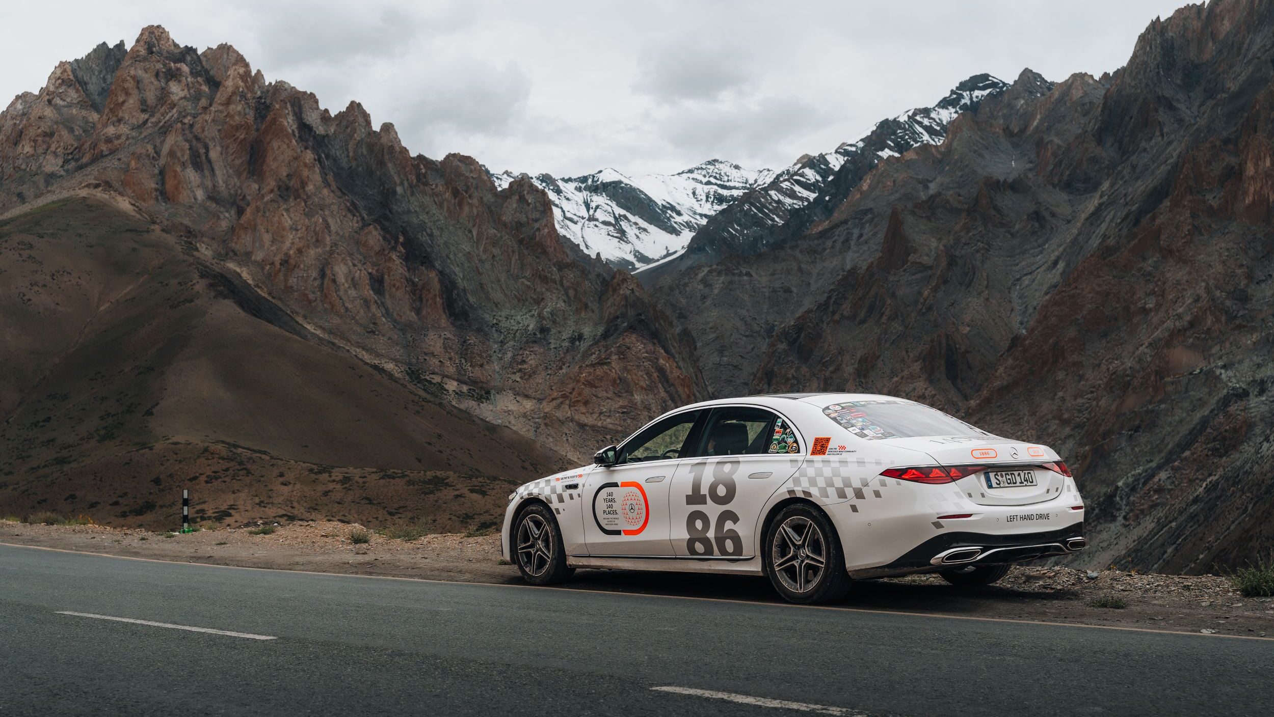 Wereldreis Mercedes S-Klasse langs 140 historische en symbolische locaties doorkruist ook India