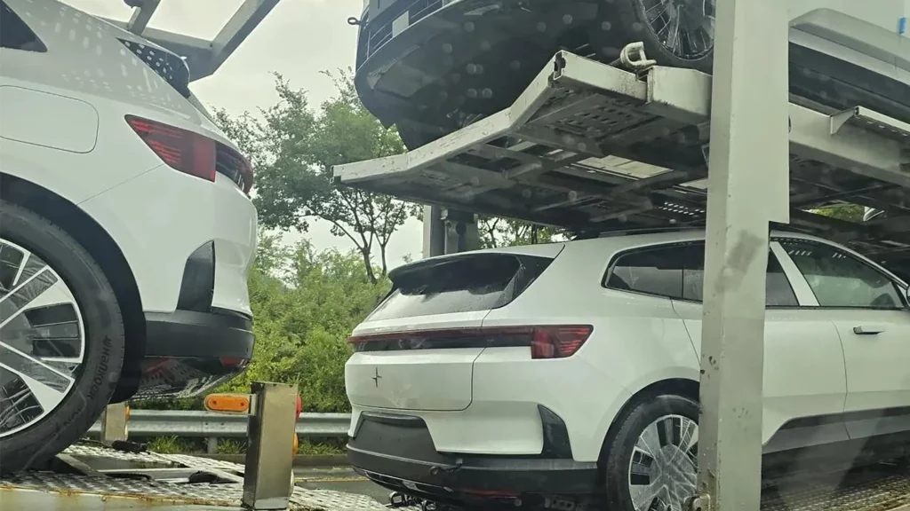 Nieuwe Polestar 4 SUV mét achterruit toont zich (ongewild) open en bloot
