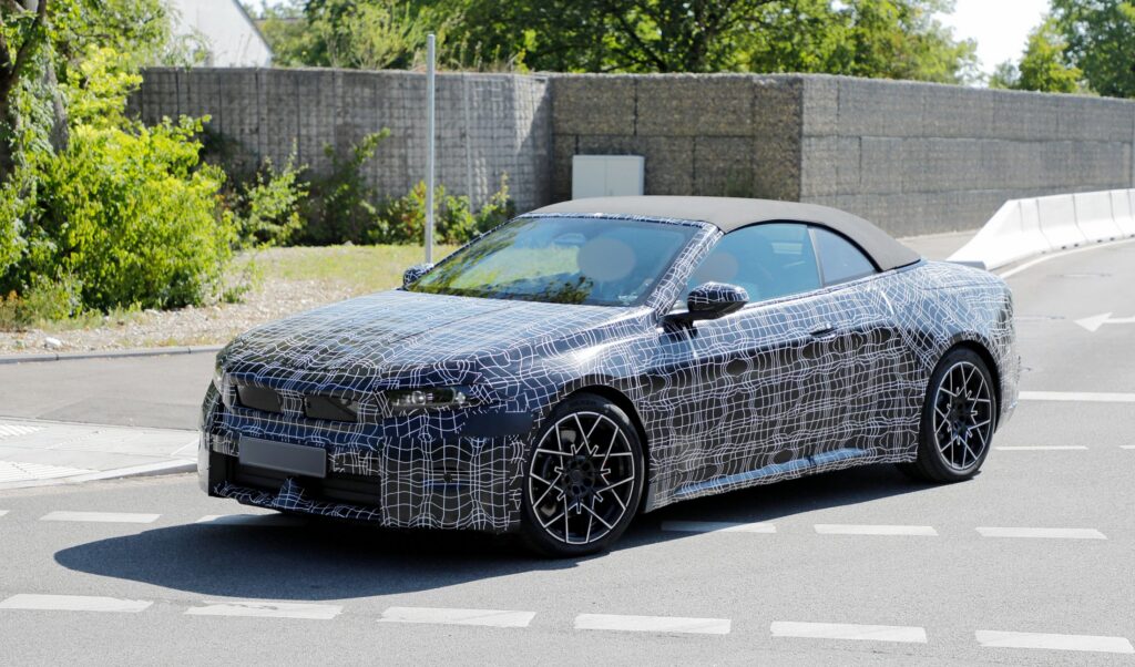 BMW i4 Cabrio prototype bevestigt (wellicht) de komst van dakloze elektrische vierzitter