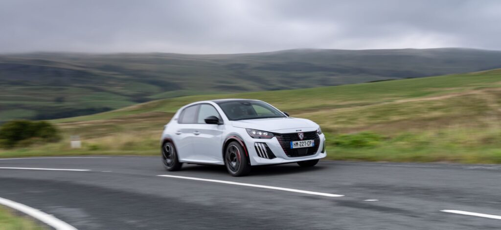 Test Peugeot E-208 GTi: is deze stekker-GTi een waardige opvolger voor de legendarische 205 GTi? (video)