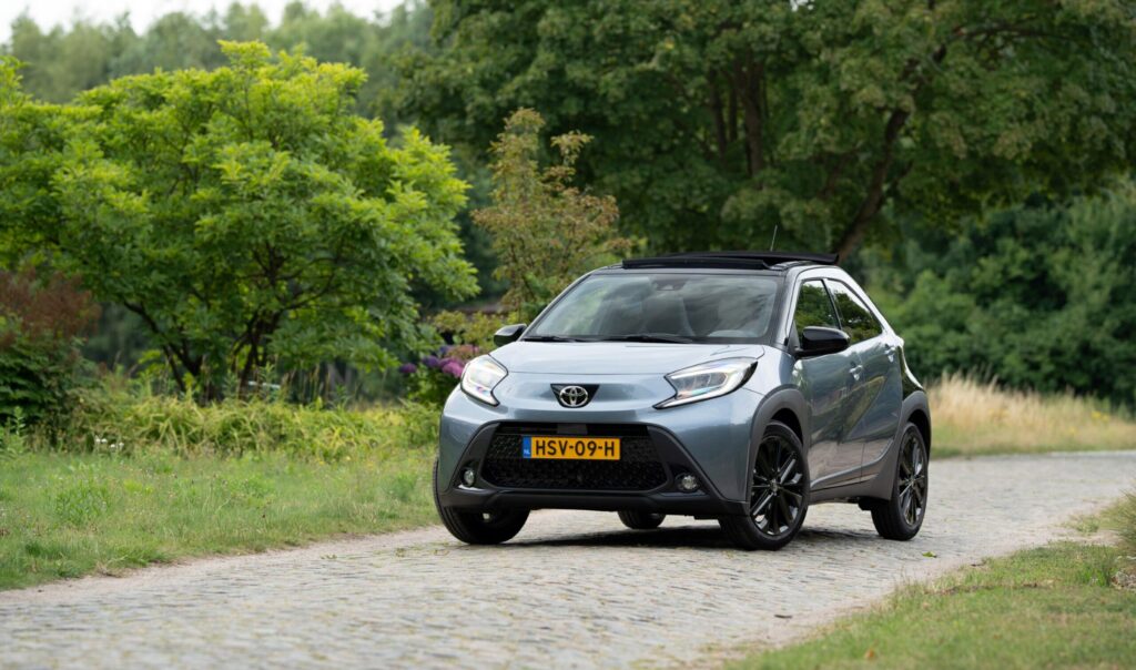In het grotere Nederland worden nog altijd een pak minder nieuwe auto’s gekocht dan in België