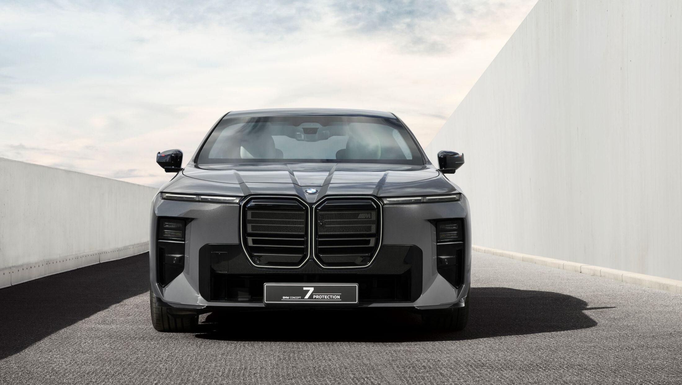 Je ziet het er niet meteen aan, maar deze BMW Concept 7 Protection is bestand tegen handvuurwapens
